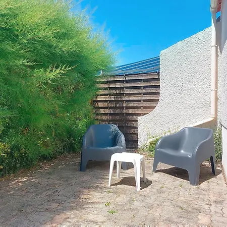 Holiday home Holiday Home Les Charmilles-6 By Interhome La Palmyre