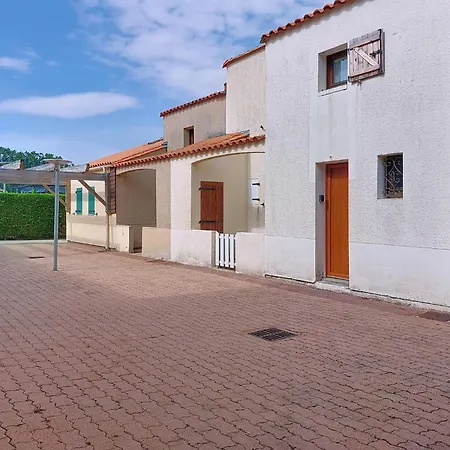 Les Charmilles-6 By Interhome *