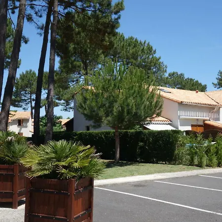 Holiday home Holiday Home Les Charmilles-6 By Interhome La Palmyre